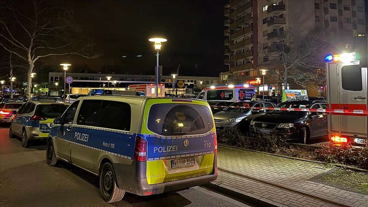 Almanya'da şüpheli 13 polisin Hanau'daki katliamın yaşandığı gece görevde olduğu ortaya çı