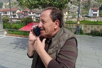 Amasya'da 5 ara&ccedil; birbirine girdi, yolda paniğe kapılan adam telefona sarılıp eşini aradı