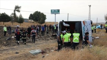 Amasya'da devrilen yolcu otobüsündeki 5 kişi öldü, 30 kişi yaralandı