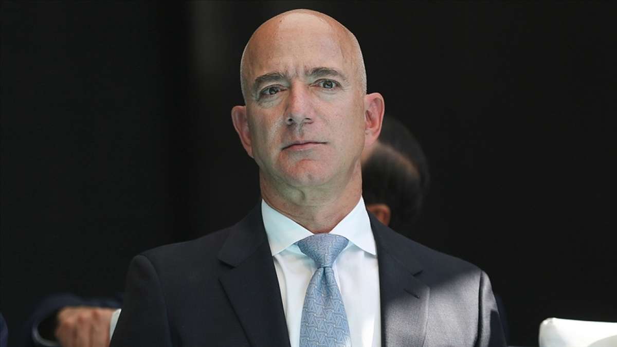 Amazon'un kurucusu Bezos'un uzay yolculuğuna 18 yaşında bir genç eşlik edecek