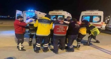 Ambulans uçak yaralı afetzedeler için Türkiye semalarında