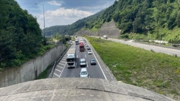 Anadolu Otoyolu'nun Bolu Dağı geçişinde bayram trafiği önlemleri alındı