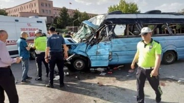 Ankara'da kaza dehşeti: Yolcu dolu minibüs metrelerce sürüklendi