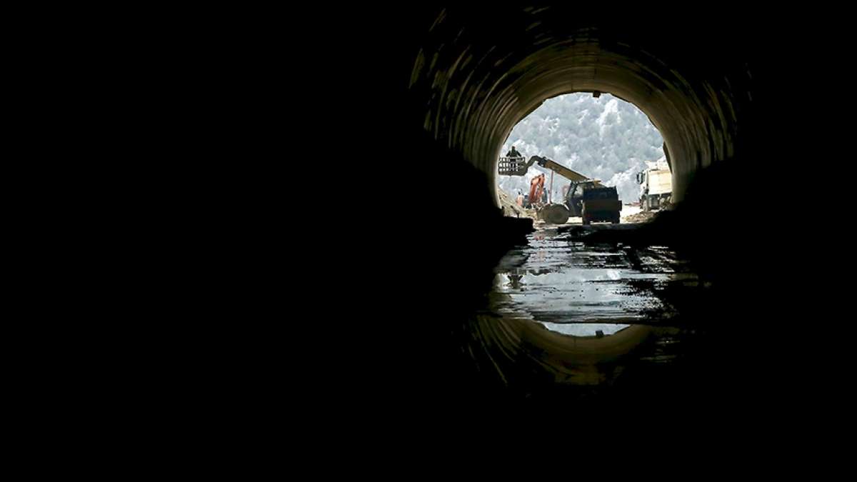 Antalya-Konya arasındaki Demirkapı Tüneli'nin 2022 sonunda hizmete girmesi hedefleniyor