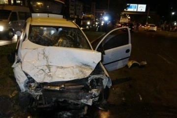 Antalya’da 4 kişinin yaralandığı kaza sonrası adeta can pazarı yaşandı