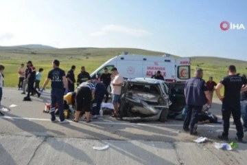 Antalya'da feci kaza: 3 ölü, 9 yaralı