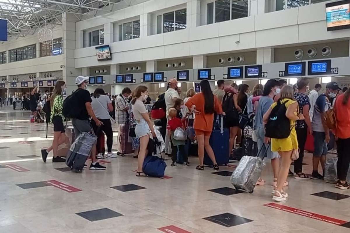 Antalya'da havalimanı iç hatlarda bayram hareketliliği