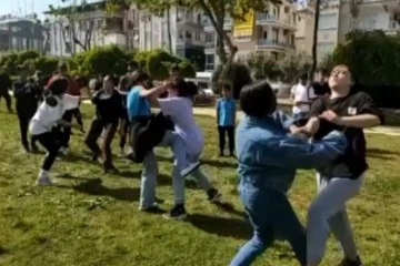 Antalya'da kız öğrenciler yine saç saça baş başa kavga etti