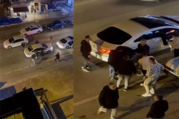 Antalya&rsquo;da trafikte yumruk ve tekmeler havada u&ccedil;uştu