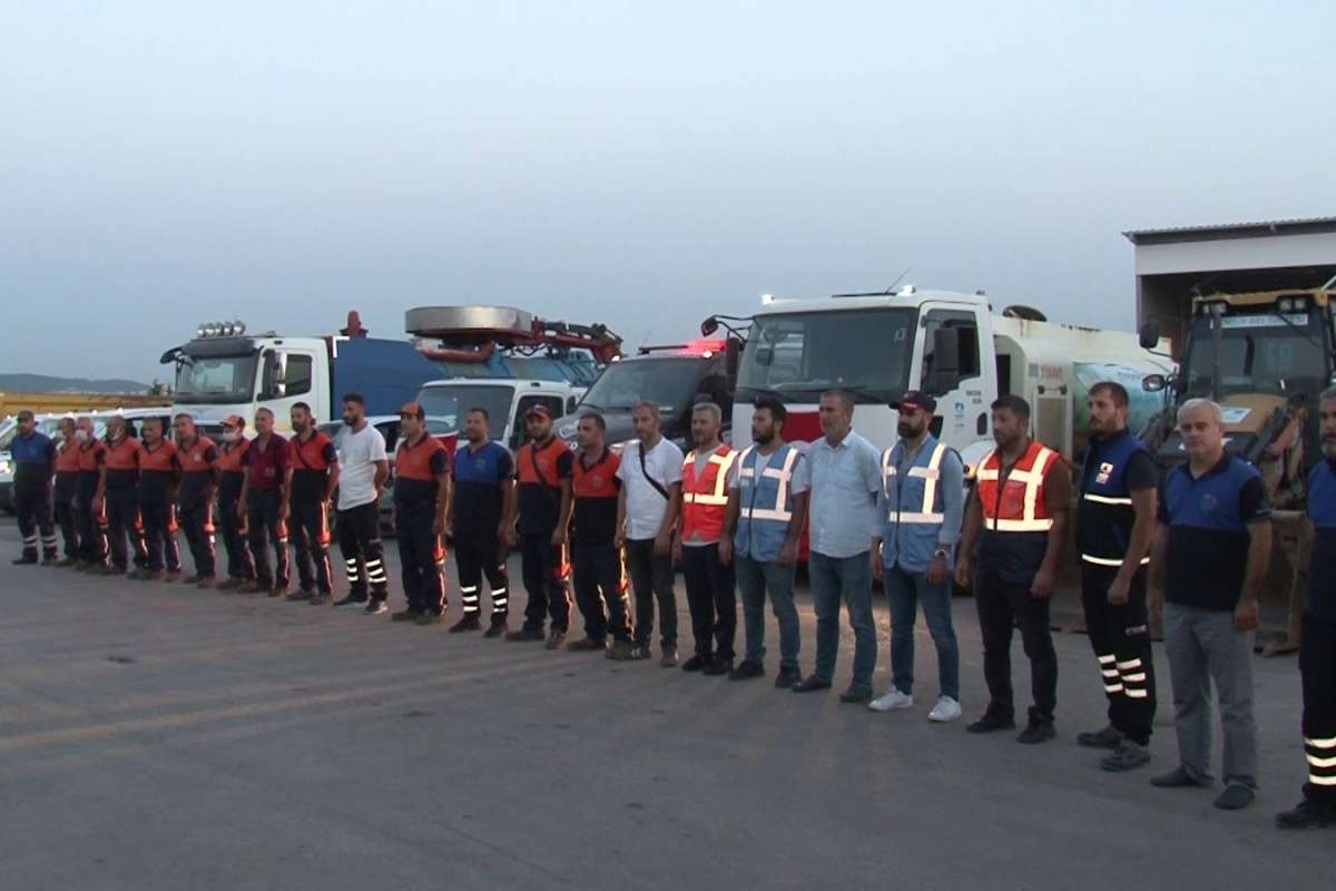 Antalya'daki yangını söndürme çalışmalarına destek için 3 arazöz ve uzman ekipler yola çıktı