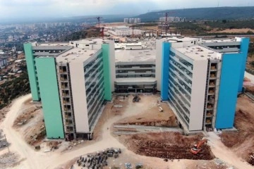 Antalya’nın yatak kapasitesini yüzde 50 artıracak şehir hastanesinde sona geliniyor