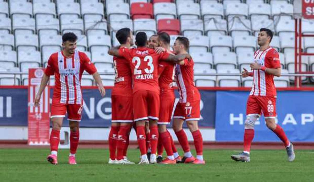 Antalyaspor yenilmezlik serisini 13 maça çıkardı