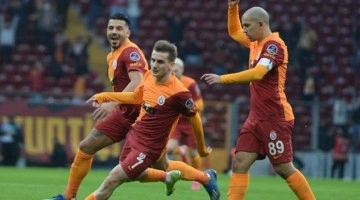 Antalyaspor'u 2-0'lık skorla geçen Galatasaray, 7 maçlık galibiyet hasretini bitirdi