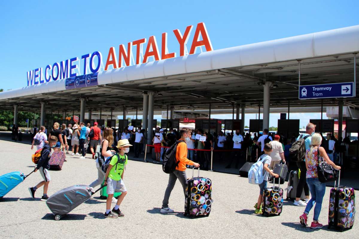 Antalya'ya 7 ayda 2 milyondan fazla turist geldi