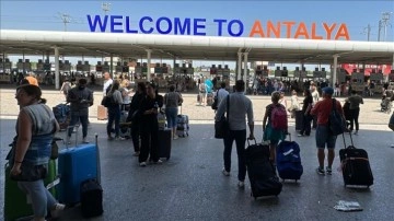 Antalya'ya hava yoluyla gelen turist sayısı 6 milyonu aştı