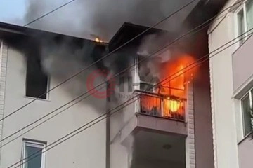 Apartman dairesinde yangın çıktı: 5 kişi dumandan etkilendi