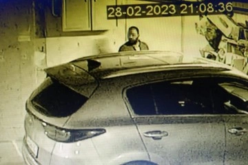 Apartmana bina sakini gibi girdi, 100 bin liralık jant &ccedil;aldı