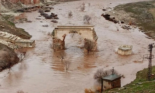 Araban'daki yağışlar, Karasu ve Sıtma pınar &ccedil;ayının su seviyesini y&uuml;kseltti