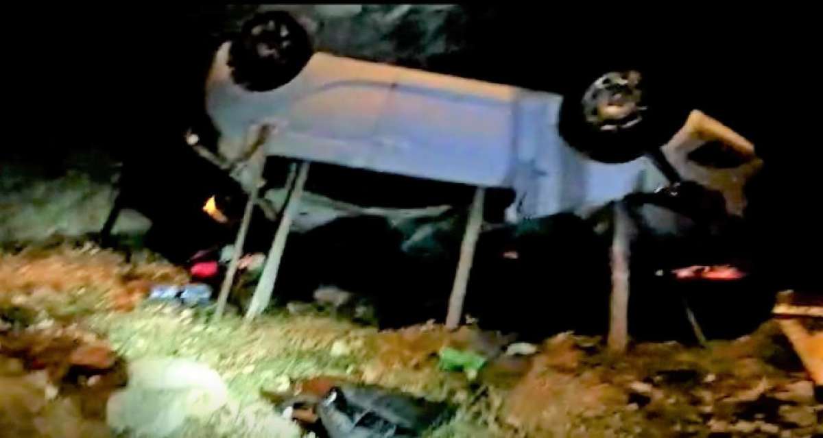 Aracıyla 20 metrelik uçurma yuvarlanan kadın sürücü hayatını kaybetti