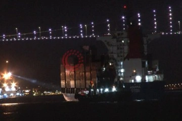 Arıza yapan gemi çekildi, İstanbul Boğazı gemi trafiğine açıldı