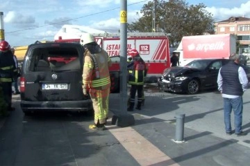 Arnavutköy’de 2 araç kavşakta bir birbirlerine girdi: 3 yaralı