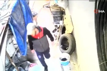 Arnavutköy’de iş yerinden malzeme çalan şahıs kamerada