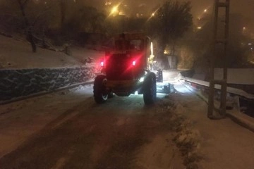 Artvin’de kar yağışı nedeniyle 78 köy yolu ulaşıma kapandı