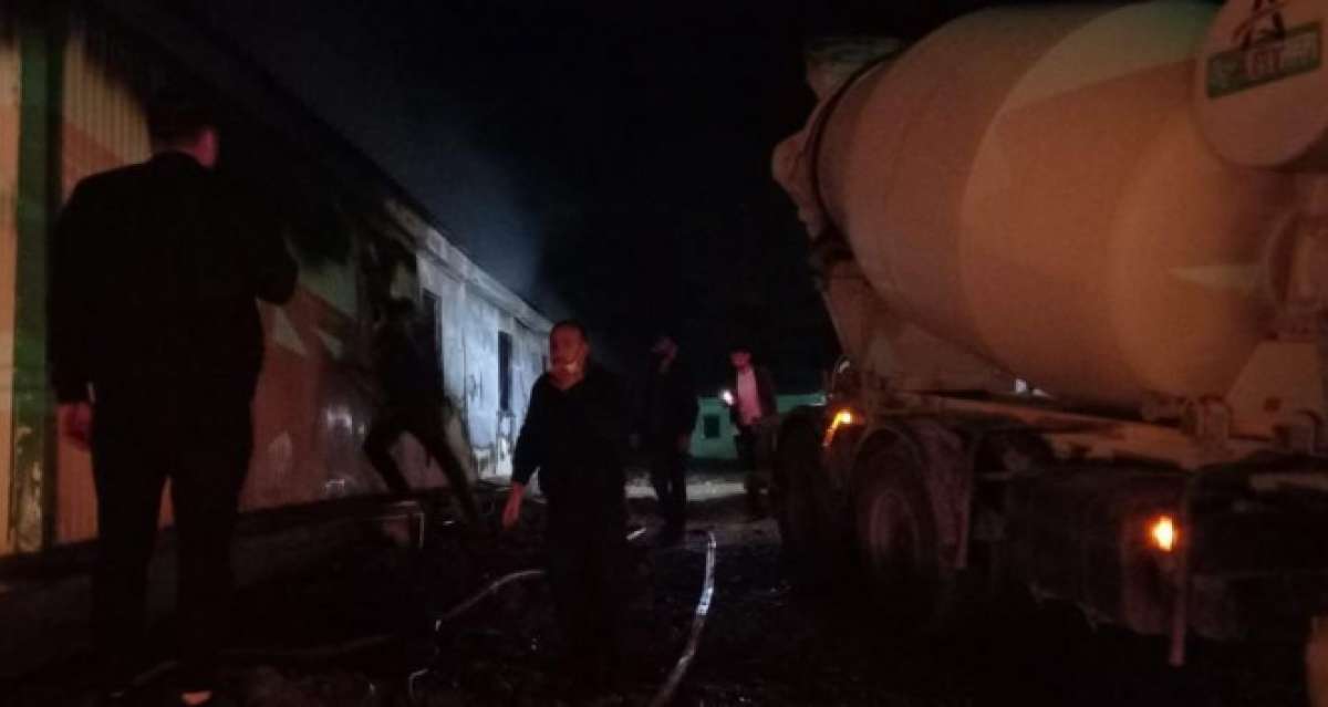 Artvin'de yol inşaatında çalışan işçilerin kaldığı konteynerde yangın çıktı