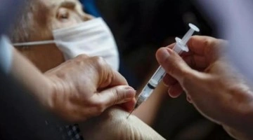 Aşı karşıtlarını duymuştuk ama aşı bağımlısıyla ilk kez karşılaştık! Hindistan'da ortaya çıktı!