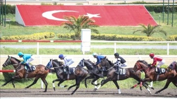 At yarışlarında ilkbahar-yaz yarış sezonu, İstanbul Veliefendi Hipodromu'nda başladı