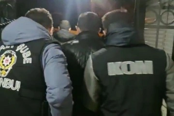 Ataşehir Belediyesinde 'ihalede usulsüzlük' operasyonu, gözaltı anları kamerada
