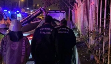 Ataşehir'de otomobil otobüs durağına daldı: Ölü ve yaralılar var