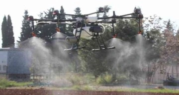 AÜ üZiraat Fakültesi’ne eğitim ve ar-ge amaçlı ilaçlama dronu hibe edildi