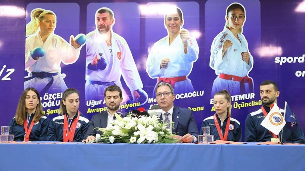 Avrupa Şampiyonası'nda madalya kazanan milli karateciler basın mensuplarıyla bir araya geldi