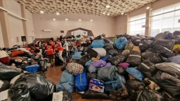 Avrupa'daki Türklerin topladığı yardımların depremzedelere gönderilmesi sürüyor