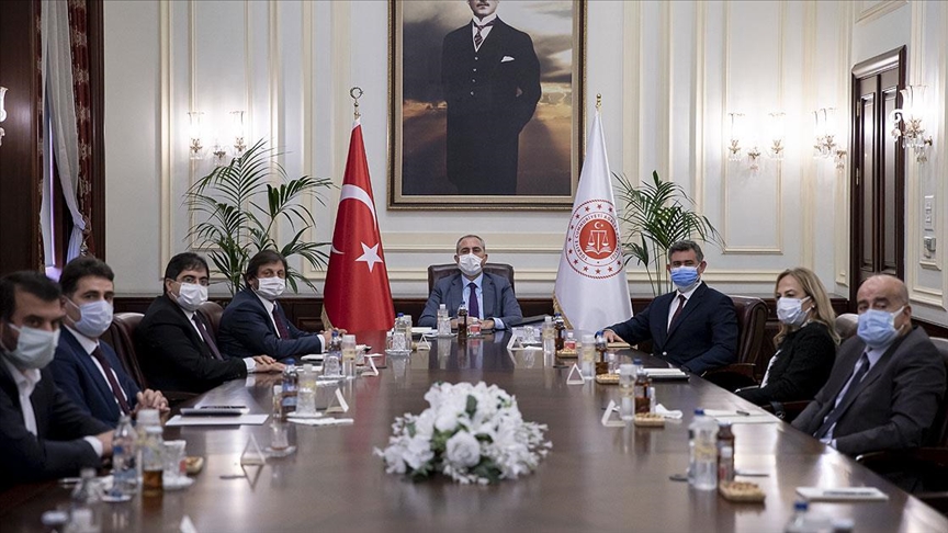 Avukatların 28 maddelik yeni reform önerileri, Adalet Bakanı Gül'e iletildi