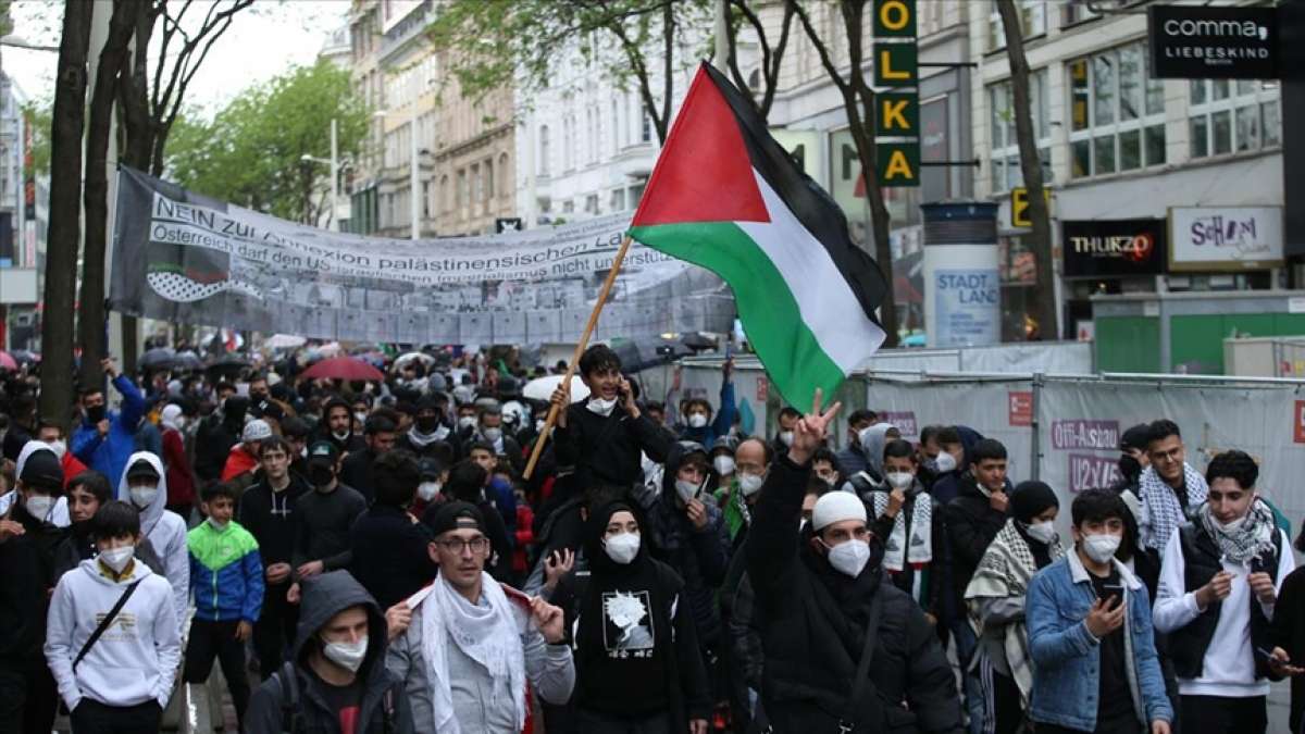 Avusturya'da İsrail'in Filistin'e yönelik saldırıları protesto edildi