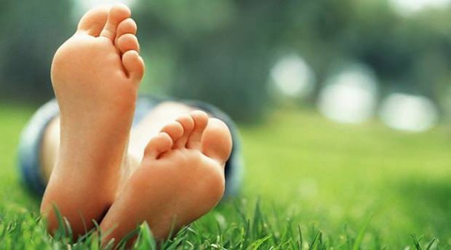 Ayak tabanı yanması hangi hastalıkların belirtisidir? Ayak tabanı yanmasına ne iyi gelir?