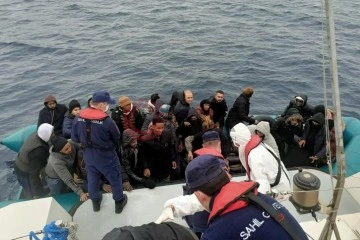 Aydın’da 38 düzensiz göçmen kurtarıldı, 1 göçmen kaçakçısı yakalandı
