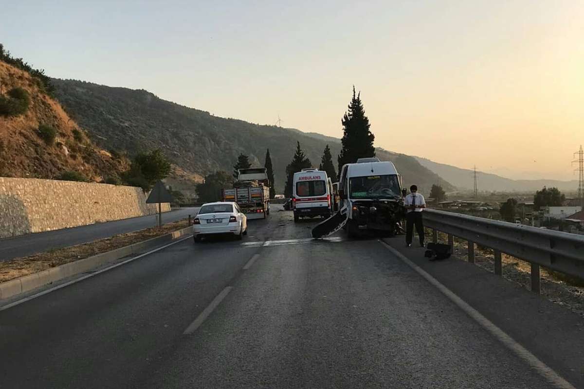 Aydın'da trafik kazası: 8 yaralı