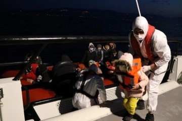 Ayvacık a&ccedil;ıklarında 77 ka&ccedil;ak g&ouml;&ccedil;men yakalandı