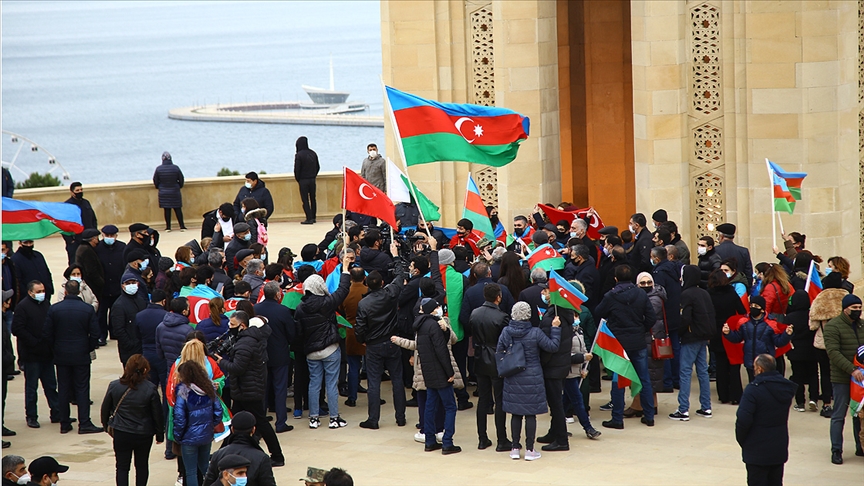 Azerbaycan'da Atatürk'ü anma gününe denk gelen 10 Kasım 'Zafer Günü' 8 Kasım&#03