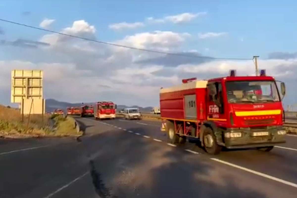 Azerbaycan'dan gelen itfaiye konvoyu Eskişehir'den geçti