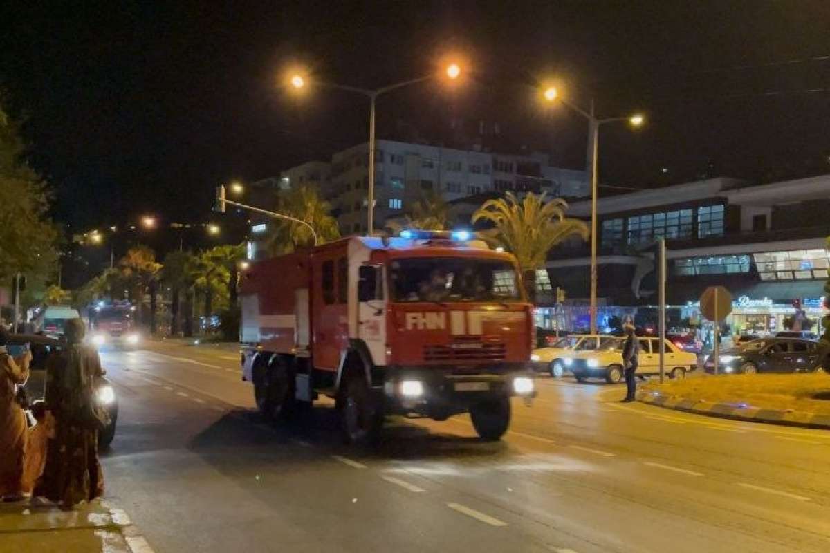 Azerbaycan'dan Türkiye'deki yangın bölgesine destek için itfaiye ekipleri gelmeye devam ediyor