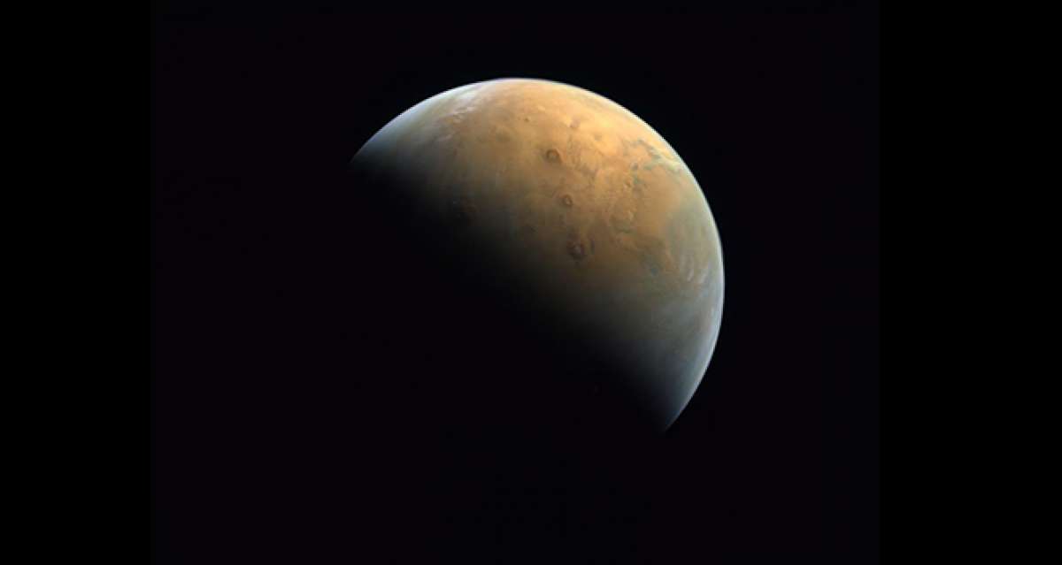 BAE'ye ait Umut sondası, çektiği ilk Mars fotoğrafını Dünya'ya yolladı