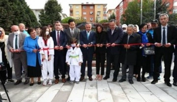 Bağcılar&rsquo;da Mustafa Öztürk Türk Kazak Kardeşlik Parkı açıldı