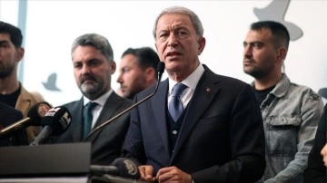 Bakan Akar: Irak'ın kuzeyinde ter&ouml;ristler kan ağlıyor. Panik i&ccedil;indeler, bitecekler