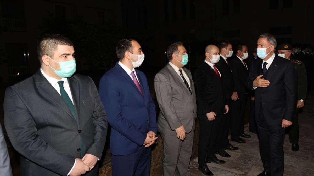 Bakan Akar ve Orgeneral Güler Türkiye'nin Bağdat Büyükelçiliği'ni ziyaret etti