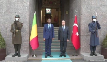 Bakan Akar'dan Malili mevkidaşı ile Ankara'da önemli görüşme