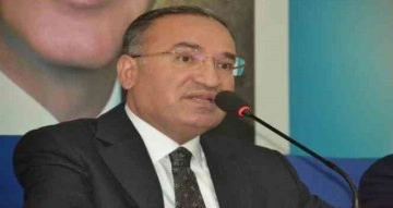 Bakan Bozdağ: “Kandil ve HDP’yi koyarsanız 9 Cumhurbaşkanı yardımcısı, bir başkan adayı yapıyor”